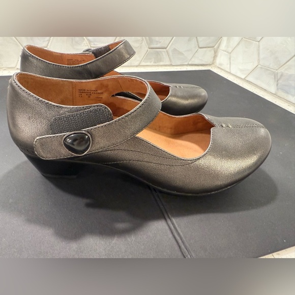 Taos Samba Mary Janes Steel Gray Leather Flats Sz 7.5 Classic EUC Comfort Strap - Picture 4 of 12